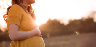 അമ്മയില് നിന്നും നവജാത ശിശുക്കള്ക്ക് കോവിഡ് പകരില്ലെന്ന് റിപ്പോര്ട്ടുകള്