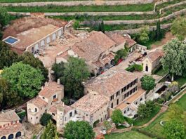 ലോകത്തിലെ ഏറ്റവും ചെലവേറിയ സെലിബ്രിറ്റി വീടുകളിൽ ഒന്ന് ഹോളിവുഡ് സൂപ്പര്താരം എയ്ഞ്ചലീന ജോളിയുടേത്