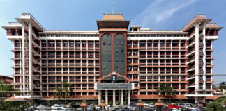 നടിയെ അക്രമിച്ച കേസ്: കോടതി മാറ്റില്ലെന്ന് ഹൈക്കോടതി