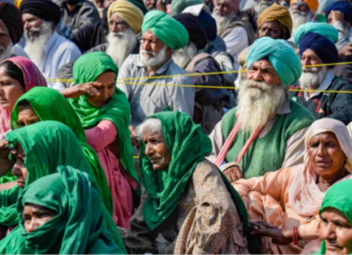 ഭക്ഷണവും ഉറക്കവും ട്രാക്ടറില് : എന്തെങ്കിലും തീരുമാനമായിട്ടേ പിന്മാറ്റമുള്ളൂ എന്ന് വനിതാ കര്ഷകര്