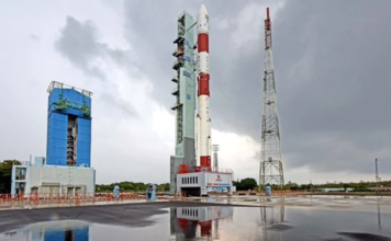 പി.എസ്.എല്.വി-സി 49 വിജയം കണ്ടു:10 ഉപഗ്രഹങ്ങള് നിക്ഷേപിക്കപ്പെട്ടു