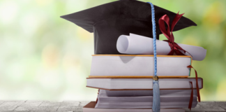 A+ വാങ്ങിയ എല്ലാ വിദ്യാര്ത്ഥികള്ക്കും 1250 രൂപ വീതം 7 വര്ഷം കേരള സര്ക്കാര് നല്കുന്നു