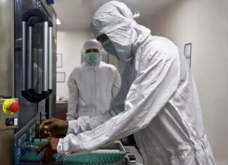 ഫൈസറിനു പിന്നാലെ രാജ്യത്ത് കൊവിഡ് 19 വാക്സിൻ വിതരണത്തിനുള്ള അനുമതി തേടി സിറം ഇൻസ്റ്റിറ്റ്യട്ട് ഓഫ് ഇന്ത്യ