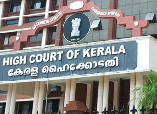 മുഖ്യമന്ത്രിയുടെ ദുരിതാശ്വാസ നിധിയിലേക്ക് നല്കിയ പത്ത് കോടി രൂപ ഗുരുവായൂര് ദേവസ്വത്തിന് തിരിച്ച് നല്കണമെന്ന് ഹൈക്കോടതി
