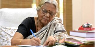 സുഗത കുമാരിക്ക് കോവിഡ് ബാധിച്ച് മെഡി. കോളേജില് പ്രവേശിപ്പിച്ചു