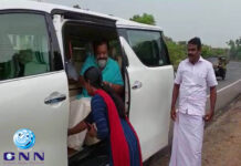 കാറിലിരുന്ന് വിഷുകൈനീട്ടം, പണം വാങ്ങിയ ശേഷം സ്ത്രീകള് കാല്തൊട്ട് അനുഗ്രഹം വാങ്ങുന്നു; സുരേഷ് ഗോപിയുടെ വീഡിയോ വൈറലായതോടെ വിവാദം