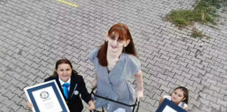 ലോകത്തിലെ ഏറ്റവും ഉയരം കൂടിയ വനിത മൂന്ന് റെക്കോർഡുകൾ കൂടി തകർത്തു