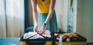 ചുളിവുകളില്ലാത്ത ‘ഫോൾഡിംഗ്’ രീതി ഉൾപ്പെടെ ഹാൻഡ് ലഗേജിൽ കൂടുതൽ സാധനങ്ങൾ ഉൾക്കൊള്ളിക്കാനുള്ള നുറുങ്ങുകൾ