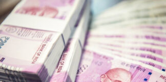 രൂപയുടെ മൂല്യം ചരിത്രത്തിലെ ഏറ്റവും താഴ്ന്ന നിലവാരത്തിലേയ്ക്ക് പതിച്ചു