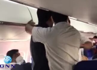 മുഖ്യമന്ത്രിയ്ക്കെതിരെ വിമാനത്തിനുള്ളിലുണ്ടായ പ്രതിഷേധത്തിൽ അറസ്റ്റിലായ രണ്ട് പേർക്കും ജാമ്യം അനുവദിച്ചു