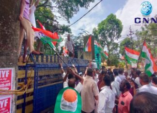 മുഖ്യമന്ത്രിയുടെ രാജി ആവശ്യപ്പെട്ട് പ്രതിഷേധം ശക്തം: കോൺഗ്രസ് മാർച്ചുകളിൽ വ്യാപക സംഘർഷം