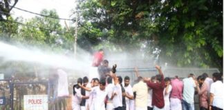 കണ്ണൂരിൽ പരക്കെ പ്രതിഷേധം; പിണറായിക്കെതിരേ കരിങ്കൊടി