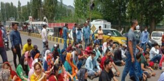 เดเตเดเตเดเดชเดฒเดพเดฏเดจ เดญเตเดทเดฃเดฟ: เดเดพเดถเตเดฎเตเดฐเดฟ เดชเดฃเตเดกเดฟเดฑเตเดฑเตเดเดณเต เดเตเดฏเดพเดฎเตเดชเตเดเดณเดฟเตฝ เดคเดเดเตเดเตเดตเดเตเดเต เดชเตเดฒเตเดธเต.