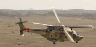 മരുഭൂമിയില് കുടങ്ങിയയാളെ കണ്ടെത്തി ആശുപത്രിയിലേക്ക് മാറ്റി