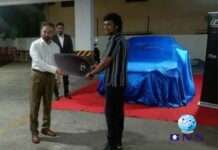 വിക്രത്തിൻറെ വിജയത്തിന് സംവിധായകന് ആഡംബരക്കാർ സമ്മാനിച്ച് കമൽ ഹാസൻ