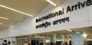 വിമാനത്താവളത്തിൽ 45 തോക്കുമായി ദമ്പതികൾ പിടിയിൽ