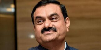 മല്സ്യത്തൊഴിലാളികളുടെ പ്രതിഷേധം തുടരുന്നതിനിടെ പൊലീസ് സംരക്ഷണം തേടി അദാനി ഗ്രൂപ്പ് ഹൈക്കോടതിയിൽ