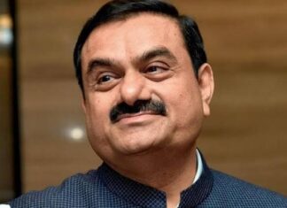 മല്സ്യത്തൊഴിലാളികളുടെ പ്രതിഷേധം തുടരുന്നതിനിടെ പൊലീസ് സംരക്ഷണം തേടി അദാനി ഗ്രൂപ്പ് ഹൈക്കോടതിയിൽ