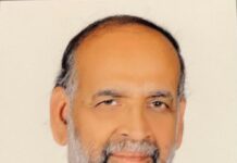 കെപിഎംടിഎ സ്ഥാപക പ്രസിഡന്റ് പി. പി ചെറിയാനെ ആദരിക്കുന്നു
