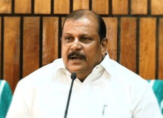 സോളാര് പീഡനപരാതി; ഉമ്മന് ചാണ്ടിക്കെതിരെയുള്ള കേസില് പി സി ജോര്ജ് രഹസ്യമൊഴി നല്കി