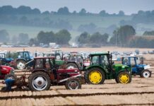 เดเตเดตเดฟเดกเต เดเดเดตเตเดณเดฏเตเดเตเดเต เดถเตเดทเด National Ploughing Championships เดชเตเดจเดเดฐเดพเดฐเดเดญเดฟเดเตเดเตเดจเตเดจเต