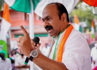 മുഖ്യമന്ത്രിയുടെ വിദേശ യാത്ര സുതാര്യമല്ല: വി ഡി സതീശൻ
