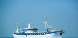 ഒരാഴ്ചയോളം കടലിൽ കഴിഞ്ഞ നൂറോളം കുടിയേറ്റക്കാരെ രക്ഷപ്പെടുത്തി