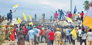 വിഴിഞ്ഞം തുറമുഖ സമരം നൂറാം ദിനം; കടലില് വള്ളം കത്തിച്ച് വൻ പ്രതിഷേധം