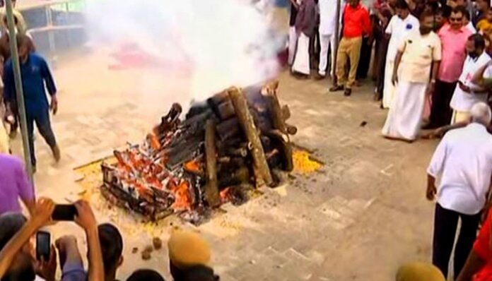 kodiyeri-balakrishnan-cremated-01 (1)