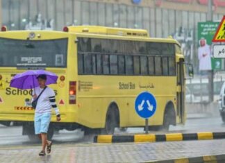 കാലാവസ്ഥാ മുന്നറിയിപ്പ് തുടരുന്നു; യുഎഇയിൽ സ്കൂളുകളിൽ നിന്ന് വിദ്യാർത്ഥികളെ നേരത്തെ വീടുകളിലേക്ക് അയച്ചു