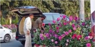 ജി20 ഉച്ചകോടിക്കായി എത്തിച്ച പൂച്ചട്ടികൾ മോഷ്ടിച്ച രണ്ടുപേർ ക്യാമറയിൽ കുടുങ്ങി