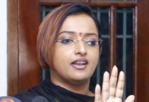 ‘നായാട്ട് തുടങ്ങി സഖാക്കളേ’: വിജേഷ് പിള്ളയ്ക്കെതിരെ കർണാടക പൊലീസ് കേസെടുത്തെന്ന് സ്വപ്ന