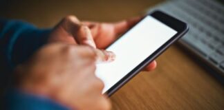 ടിക്കറ്റ് ബുക്ക് ചെയ്യാൻ ഈ വ്യാജ ആപ്പ് ഉപയോഗിക്കരുതെന്ന് മുന്നറിയിപ്പ്!!!