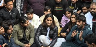 ഗുസ്തി താരങ്ങളുടെ സമരം ആറാം ദിവസവും തുടരുന്നു; കൂടുതൽ ഗുസ്തി താരങ്ങൾ സമരവേദിയിൽ