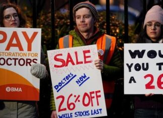 NHS ഡോക്ടർമാരുടെ ആറ് ദിവസത്തെ പണിമുടക്ക് ആരംഭിച്ചു