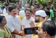 കുട്ടിക്കർഷകരുടെ പശുക്കൾ ചത്ത സംഭവം; സഹായവുമായി നടൻ ജയറാമും മന്ത്രിമാരായ ജെ ചിഞ്ചുറാണിയും റോഷി അഗസ്റ്റിനും എത്തി