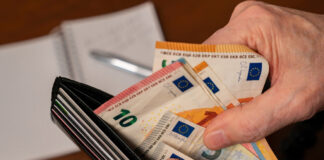 നികുതി ക്രെഡിറ്റുകൾ ഇന്ന് മുതൽ പ്രാബല്യത്തിൽ