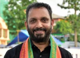 ഡൽഹിയിൽ കെട്ടിപിടുത്തവും വയനാട്ടിൽ മത്സരവും; രാഹുല് ഗാന്ധിയെയും ആനിരാജയെയും പരിഹസിച്ച് കെ സുരേന്ദ്രൻ