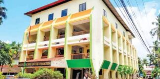 തൃശ്ശൂര് ഡിസിസി ഓഫീസിൽ കോൺഗ്രസ് പ്രവര്ത്തകര് തമ്മിലടി
