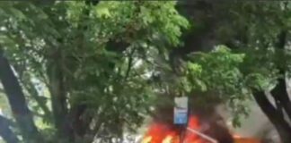 കുട്ടികളുമായി പോയ സ്കൂൾ ബസ് പൂർണ്ണമായും കത്തി നശിച്ചു; ഒഴിവായത് വൻ ദുരന്തം