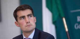 2025ലെ ബജറ്റിൽ ബാങ്ക് ലെവി നീട്ടാൻ ധനമന്ത്രി ജാക്ക് ചേമ്പേഴ്സ് പദ്ധതിയിടുന്നു