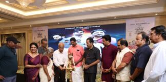 ട്യൂണിനൊപ്പം പാട്ടെഴുതുന്നത് ഗാനങ്ങളുടെ മഹത്വത്തിനെ നശിപ്പിക്കുന്നു- കെ.ജയകുമാർ ഐ.എ.എസ്; അവിരാച്ചൻ്റെ സ്വന്തം ഇണങ്ങത്തി എന്ന ചിത്രത്തിൻ്റെ മ്യൂസിക്ക് ലോഞ്ചിംഗിൽ തുറന്നു പറച്ചിൽ