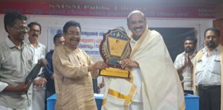 രാജു കുന്നക്കാടിന് പുരസ്കാരം സമർപ്പിച്ചു