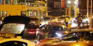 Uberന്റെ നിശ്ചിത നിരക്കുകൾക്കെതിരെ ഡബ്ലിനിൽ ടാക്സി ഡ്രൈവർമാരുടെ പ്രതിഷേധം