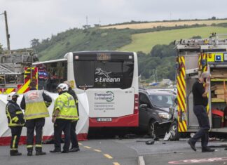 മീത്തിൽ ബസും ട്രക്കും കാറും കൂട്ടിയിടിച്ചു; രണ്ട് പേർ മരിച്ചു, നിരവധി പേർക്ക് പരിക്ക്