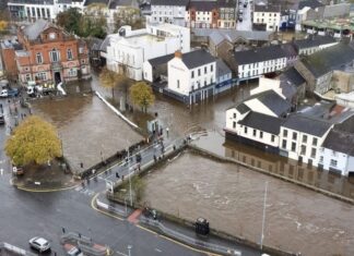 വെള്ളപ്പൊക്ക ബാധിതർക്കുള്ള സാമ്പത്തിക സഹായം പ്രഖ്യാപിച്ചു