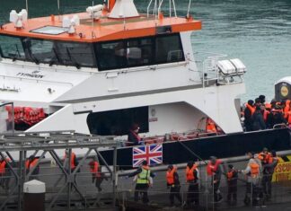 അനധികൃത കുടിയേറ്റക്കാരെ പിടികൂടാൻ തുറമുഖങ്ങളിൽ ലൈവ് ഫേഷ്യൽ റെക്കഗ്നിഷൻ ക്യാമറകൾ സ്ഥാപിച്ച് യുകെ