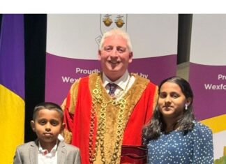 ചെസ്സ് താരങ്ങളായ മലയാളി സഹോദരങ്ങൾക്ക് വെക്സ്ഫോർഡ് കൗണ്ടി കൗൺസിലിന്റെ ആദരം