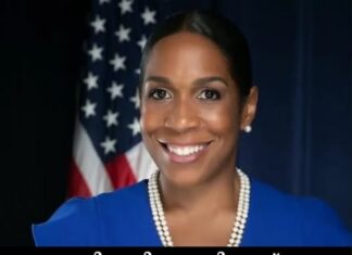 ചരിത്ര വിജയത്തിലേക്ക് ജൂലിയാന സ്ട്രാറ്റൻ; ഇല്ലിനോയിസ് സെനറ്റ് പ്രൈമറിയിൽ ഉജ്ജ്വല വിജയം