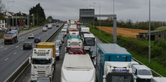 ഇന്ധന പ്രതിഷേധം തുടരുന്നു; ഉപരോധങ്ങൾ നീക്കാൻ സൈന്യത്തെ വിന്യസിച്ചു